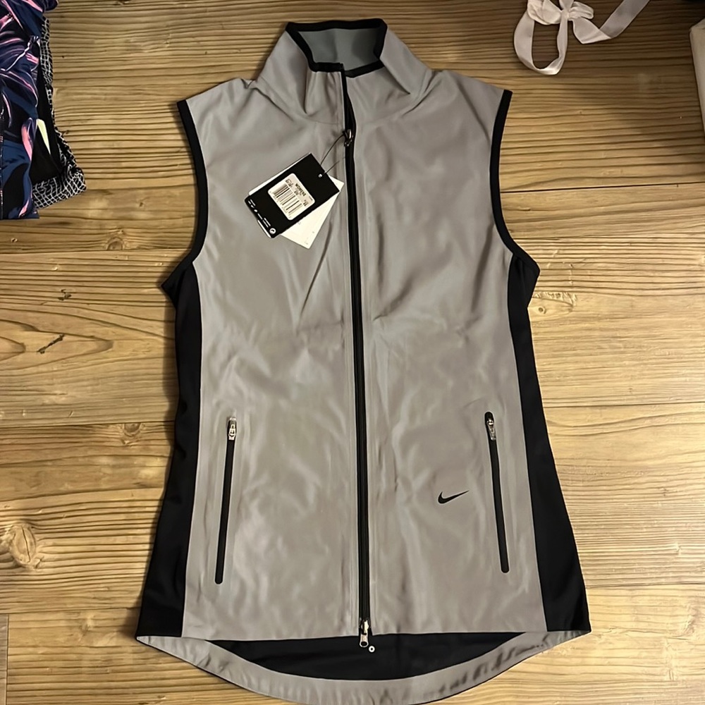 Nike running reflective vest NWT